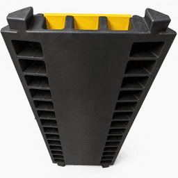 Protector de Cable de 3 Canales / Base de Goma y Tapa de Plástico / Tamaño del Canal 30x30mm / Capacidad de Carga 5 Toneladas / Longitud 90 cm / Ancho del Contorno 50 cm / Altura 4.5 cm / Color Amarillo-Negro / Material Hule