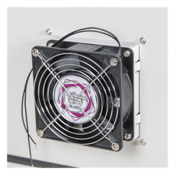 Gabinete de Acero para Exterior / IP55 / IK10 / Ventilación con Ventilador 110 VCA / 593 x 609 x 399 mm (1.95 x 2.0 x 1.31 ft) / Placa Trasera Galvanizada 550 x 565 mm