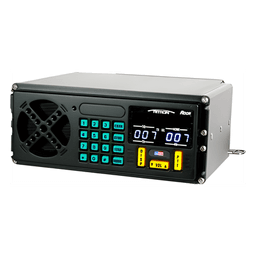 Radio para Locomotora / 155-174 MHz / 10-50 W Ajustable / Aluminio y Acero Inoxidable / Bocina 12 W / 25/12.5/6.25 kHz