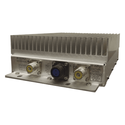 Amplificador Vehicular / 136-174 MHz / Entrada 10-20W / Salida 100W / 18A / Conectores UHF Hembras
